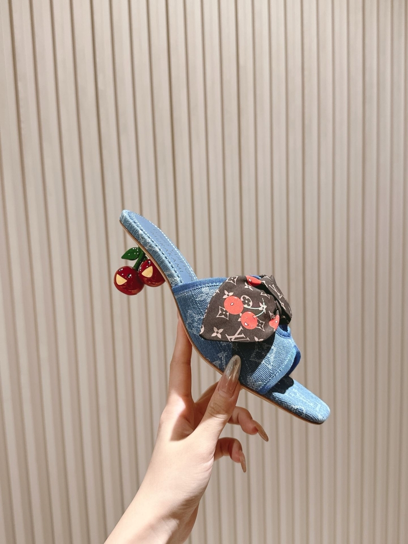 l0vis Vvtt0n slippers